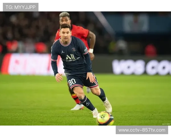 梅斯半场1-2落后巴黎，主队顽强抵抗